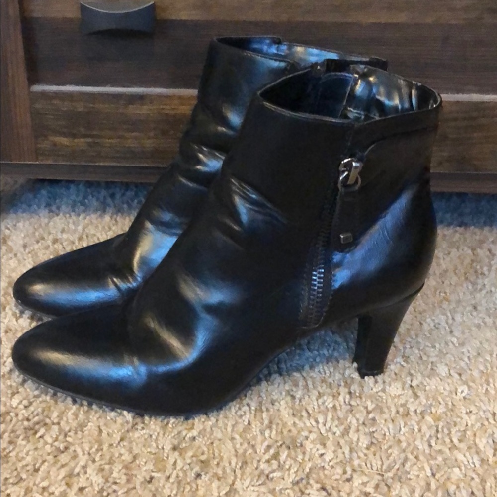 Black heel booties